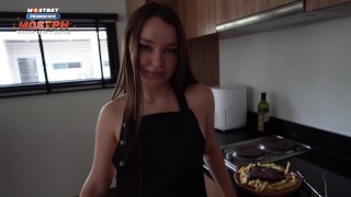 Stepsister cooked a juicy steak. I had to fuck her in the kitchen.